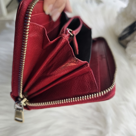 YSL Red Leather Zip-Around Signature Logo Wallet - Picture 13 of 17